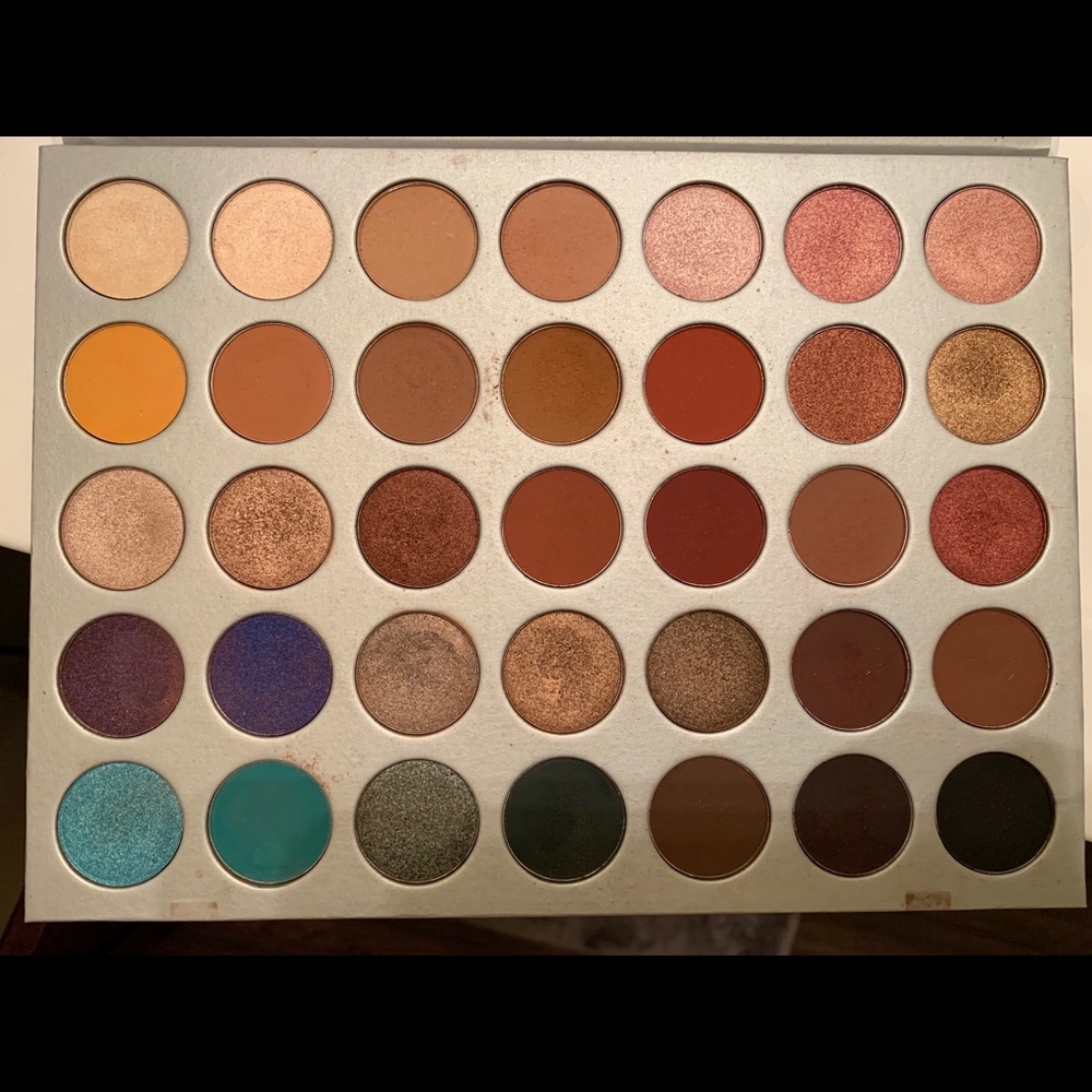 Jaclyn Hill palette